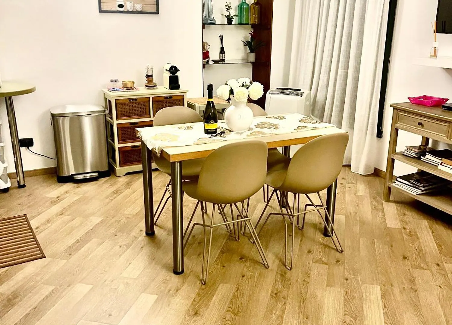 Appartamenti Volta Como 0*,  Italy